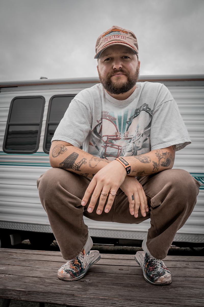 Artist portrait — backstage and festival documentary photography