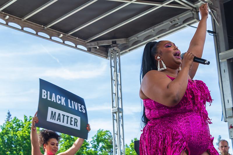 Live music performance — stage and performer photography, TaraLens Media